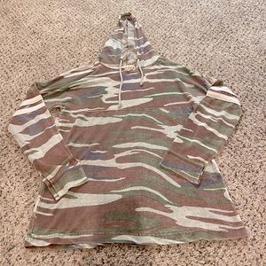 Light weight camo hoodie!